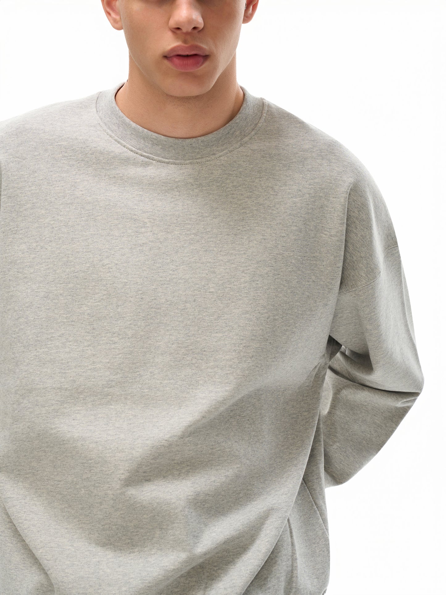 heavyweight essential sweatshirt