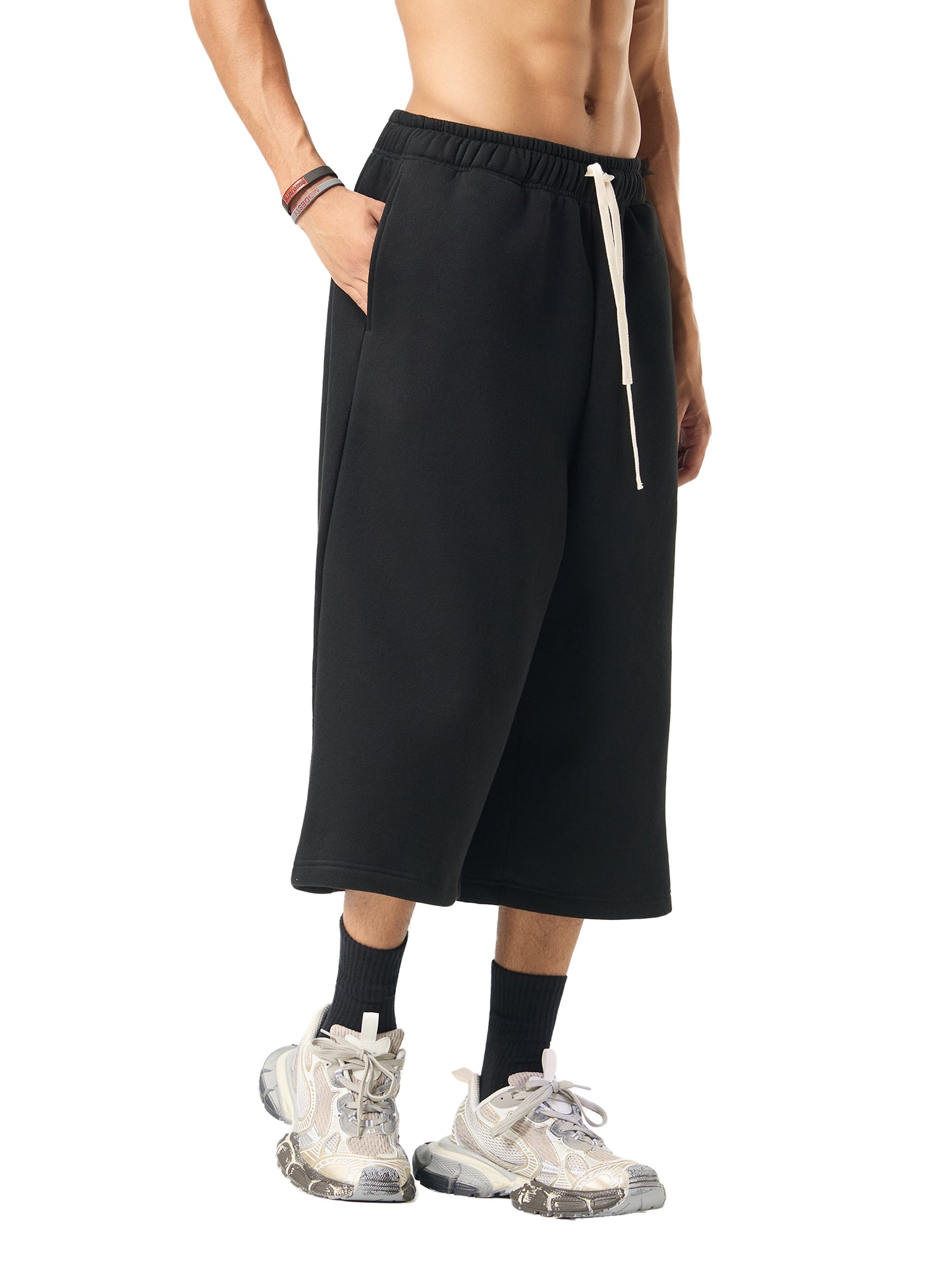 relaxed drawstring three-quarter joggers